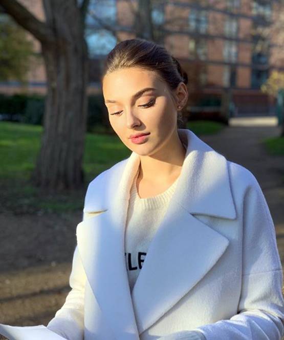 ब्यूटी क्वीन थी शादीशुदा, एक बच्चे की मां, राज खुला तो छिना खिताब