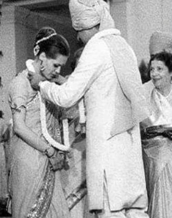 जब इंदिरा ने सोनिया से कहा था, 'डरो मत मैंने भी प्यार किया है'