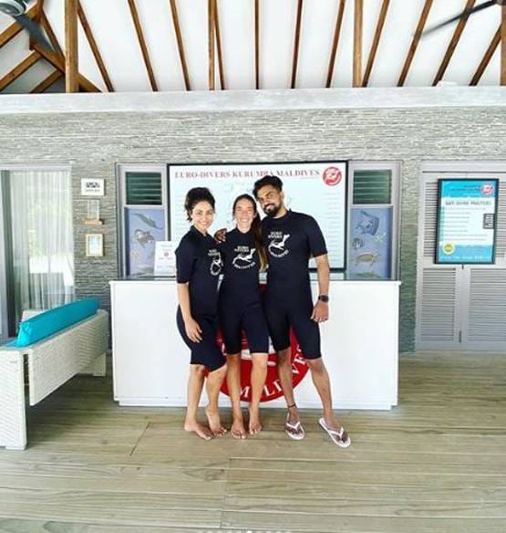 बॉयफ्रेंड के साथ स्कूबा डाइविंग करते नजर आईं हिना खान, देखें लेटेस्ट तस्वीरें