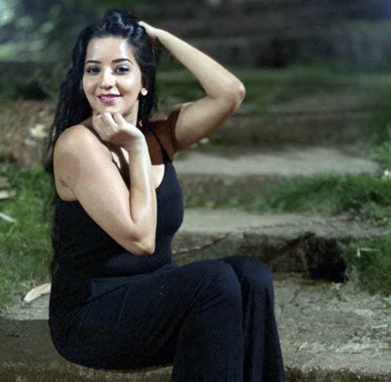 बाथटब में TV की 'डायन' मोनालिसा का बोल्ड अंदाज, PHOTOS