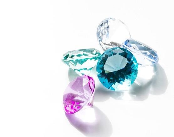 2020 में सभी 12 राशियों के लिए लकी होंगे ये रत्न, चमक उठेगा भाग्य