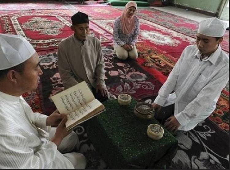 चीन में उइगर मुस्लिमों पर जुल्म, पराए मर्दों के साथ सोने पर कर रहे मजबूर