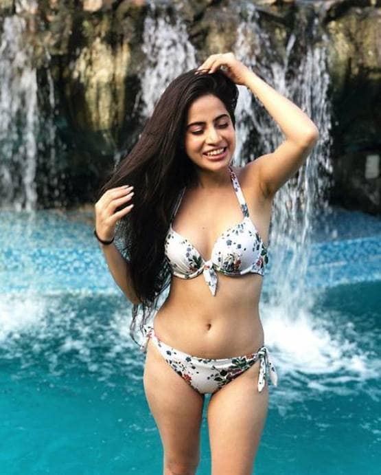 बेपनाह फेम टीवी एक्ट्रेस उर्फी जावेद का बोल्ड अवतार, देखें तस्वीरें