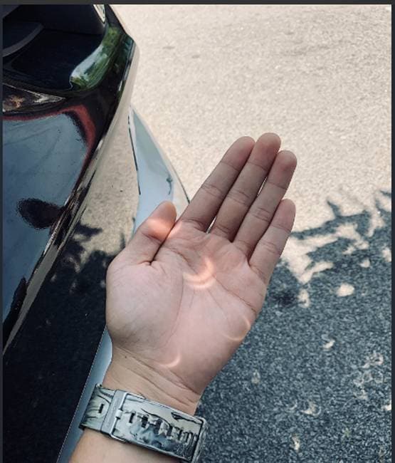 सूर्य ग्रहण पर शेयर हुए मजेदार मीम्स, जमकर हो रहे वायरल