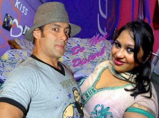 इन भारतीयों ने फोटोशॉप से बिगाड़ी तस्वीरें, इन्हें देख माथा पीट लेंगे...