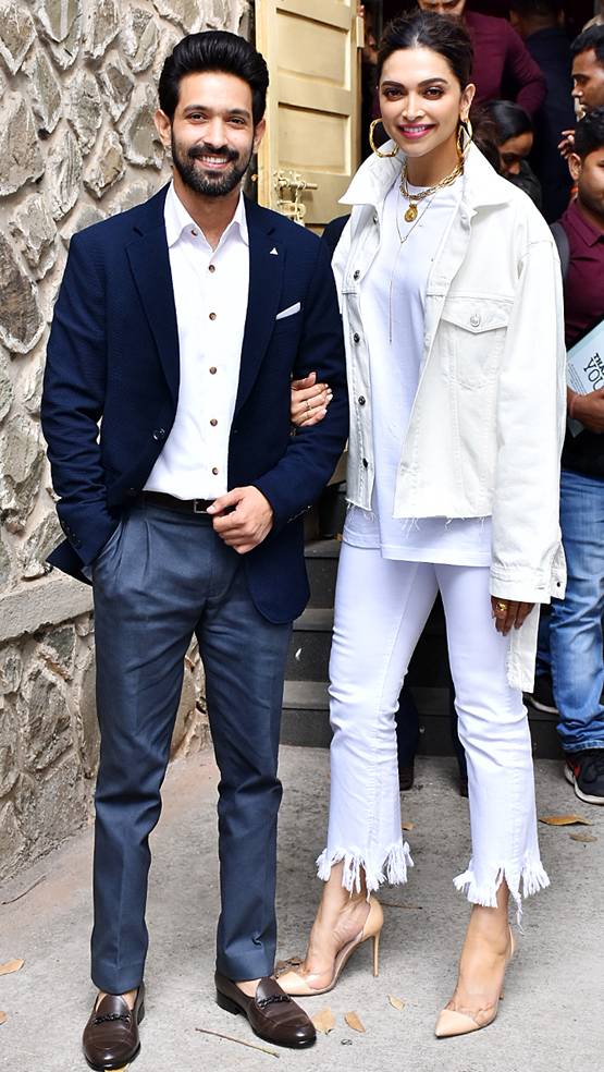 इंडियन आइडल 11 में प्रमोशन के लिए पहुंचीं दीपिका, परफॉर्मेंस देख नम हुईं आंखें