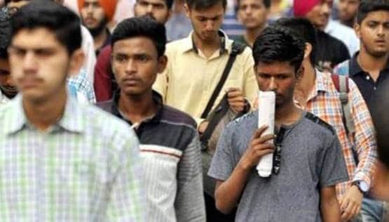 IAS इंटरव्यू में टॉपर से पानी की बोतल पर पूछा गया था ये सवाल