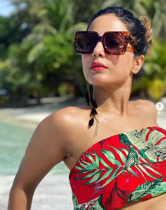 वेकेशन पर हिना खान, समंदर किनारे दिखा बोल्ड अंदाज, वायरल हुईं तस्वीरें