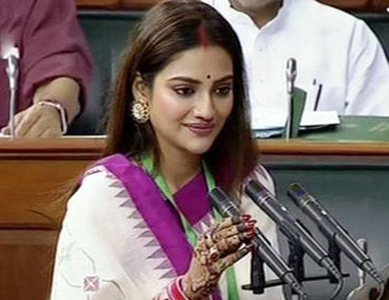 नेहा के Kiss से रानू मंडल के मेकअप तक, इन 8 तस्वीरों ने चौंकाया