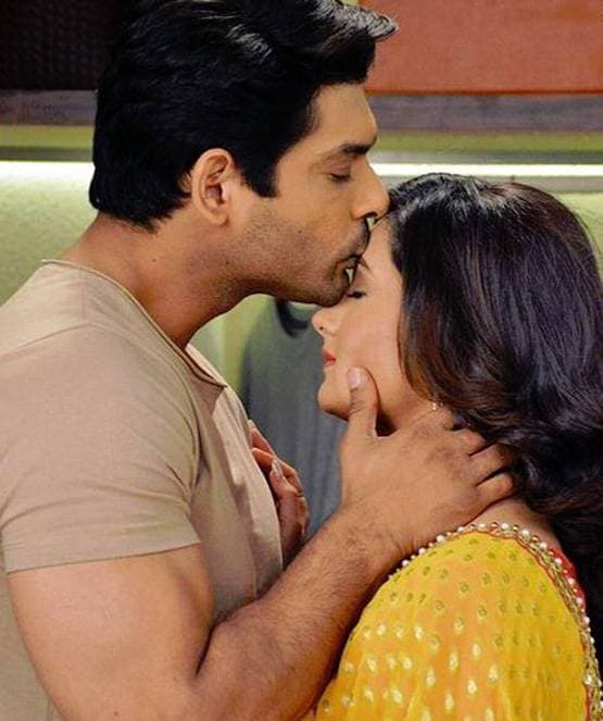 2 साल पहले बिग बॉस के घर लव बर्ड्स बनकर आए थे सिद्धार्थ-रश्मि