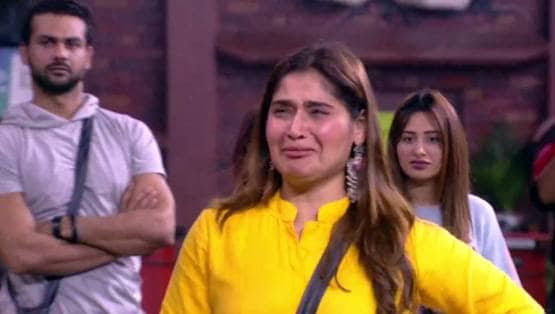 मां का लेटर मिलने पर रोईं गोविंदा की भांजी, घरवालों की आंखें भी हुई नम