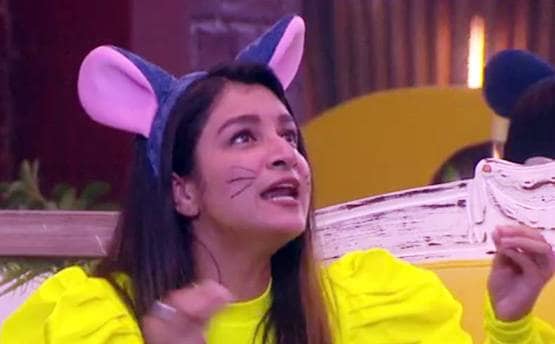 शेफाली संग लड़ाई के बाद रश्मि ने तोड़ी प्लेट, अरहान पर चिल्लाईं