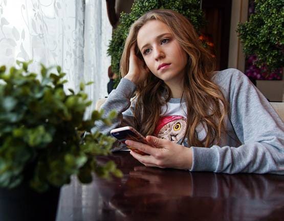 गर्लफ्रेंड को धोखा देकर महिला से बनाए संबंध, फिटनेस वॉच से खुली पोल