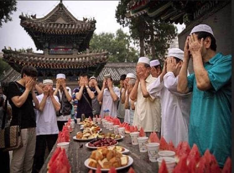 चीन में उइगर मुस्लिमों पर जुल्म, पराए मर्दों के साथ सोने पर कर रहे मजबूर