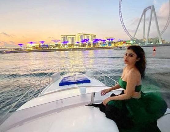 दुबई में नए साल का जश्न मनाएंगी मौनी रॉय, क्रूज पर कर रहीं एन्जॉय