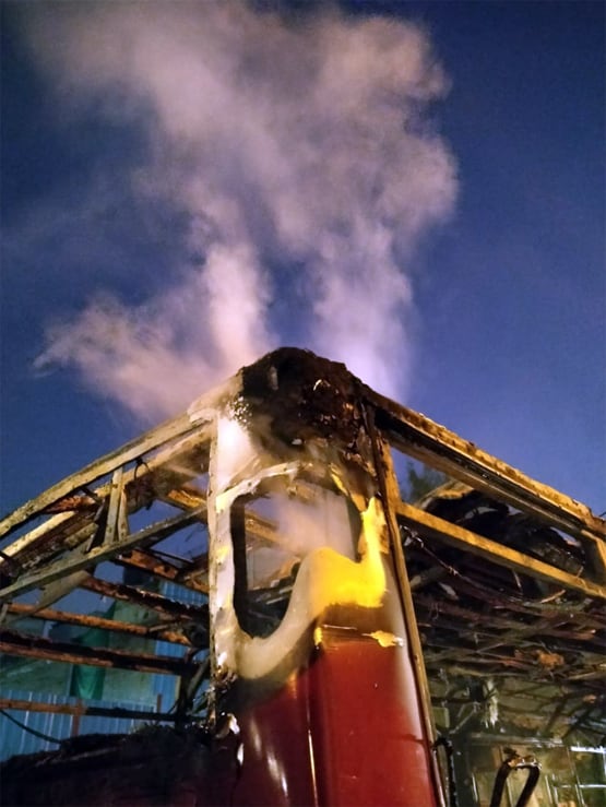 जलती बसें, पथराव और आंसू गैस के गोले, 25 तस्वीरों में देखें जामिया का मंजर