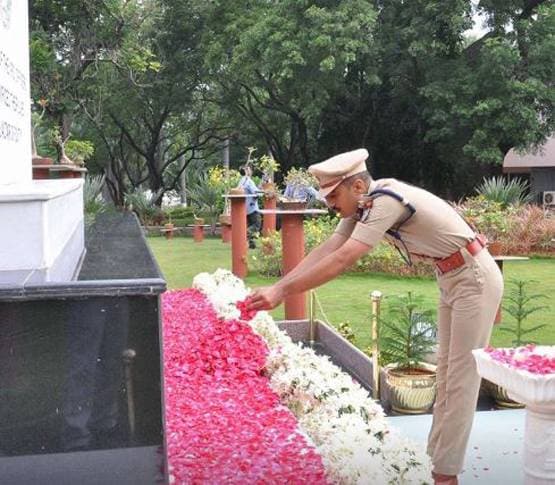 किसान के बेटे ने 6 बार की सरकारी नौकरी, नहीं मिली संतुष्टि तो बना IPS