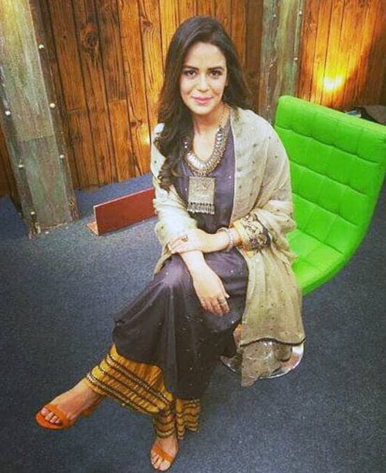 जस्सी बनकर मोना सिंह को मिली शोहरत, इन स्टार्स संग चर्चा में रहा अफेयर