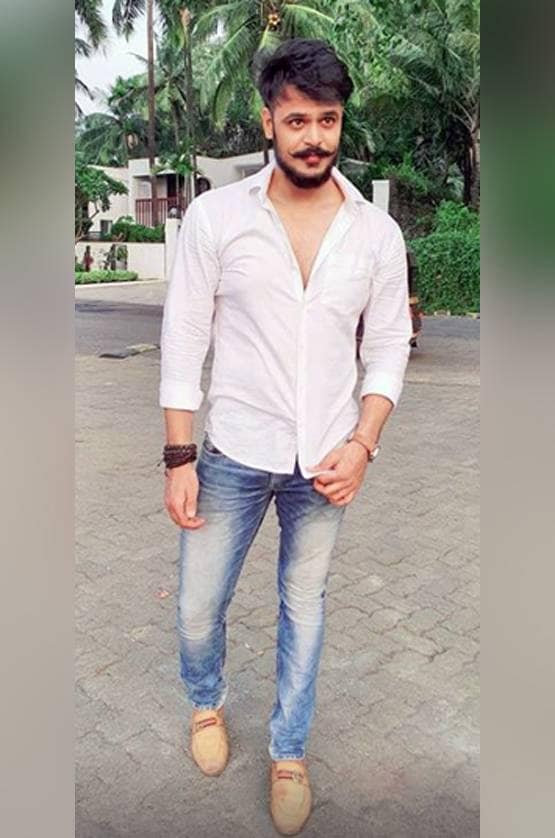 TV एक्टर पर 50 गुंडों का हमला, थाने तक नंगे पांव दौड़े