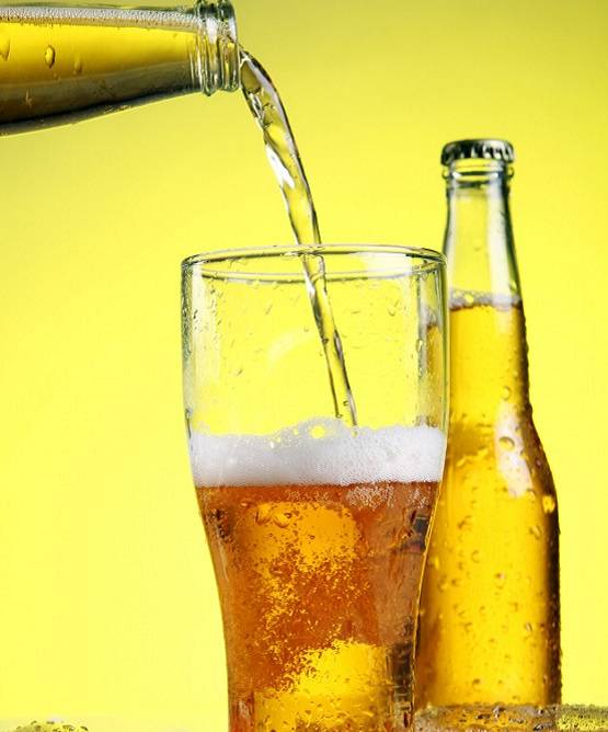 बियर बढ़ाती है उम्र-दूध से बीमारियां, PETA के दावे पर लोग हुए हैरान