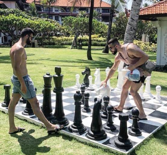 2020 में 40 लाख कमाने का मौका, इस करोड़पति के लिए करना होगा काम