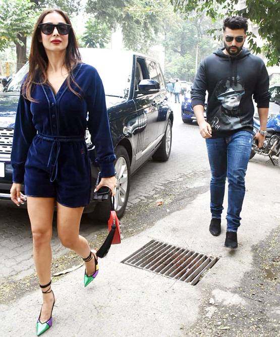 अर्जुन संग पैरेंट्स से मिलने पहुंचीं मलाइका, पार्टी में बेटा भी हुआ शामिल