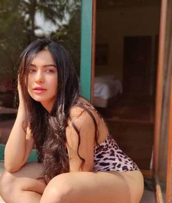 अदा शर्मा का बोल्ड लुक, तस्वीरों में देखें एक्ट्रेस का ग्लैमरस सिरदर्द
