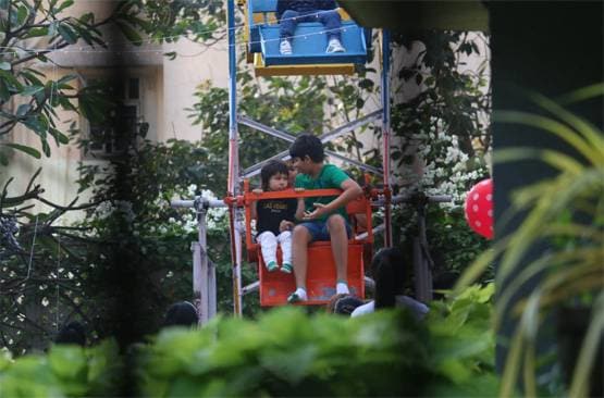 3 साल के हुए तैमूर, करीना-सैफ ने रखा बर्थडे सेलिब्रशन, पहुंचे ये सितारे