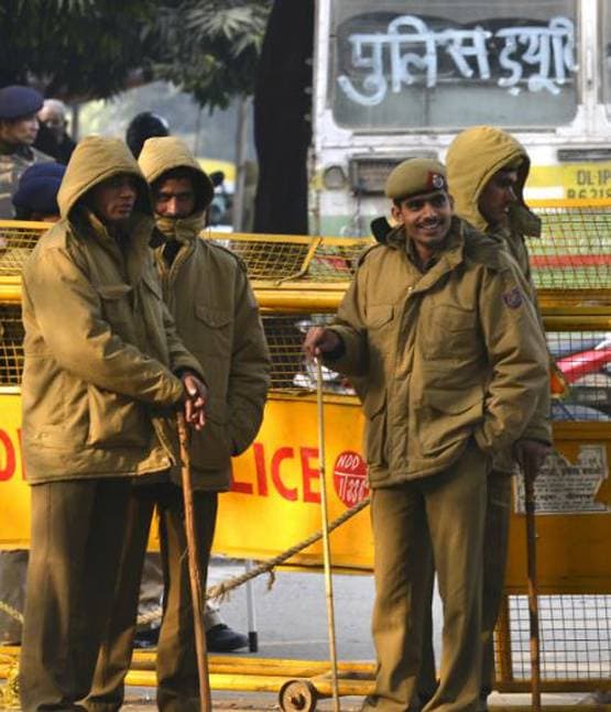 दिल्ली पुलिस में 81,000 कमाने का मौका, ऐसे भरें फॉर्म