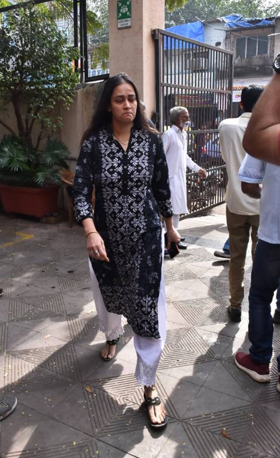 कुशल पंजाबी का अंतिम संस्कार, श्रद्धांजलि देने पहुंचे TV सितारे