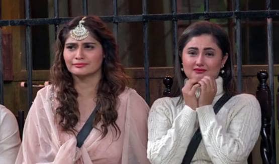 देवोलीना के जाने से दुखी रश्मि, सलमान ने ली चुटकी