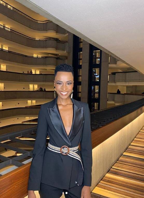 ये लड़की बनी मिस यूनिवर्स, इस सवाल का जवाब देकर जीता खिताब