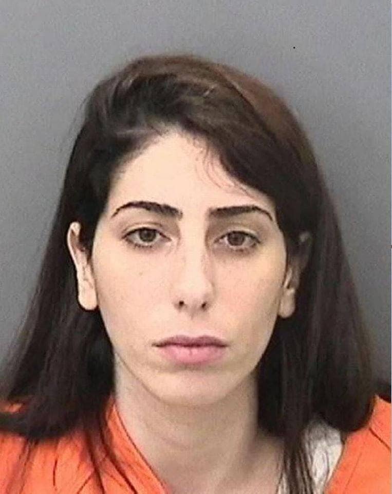 बुजुर्ग ने 26 साल की युवती से की शादी, दुल्हन का सच जान उड़े होश