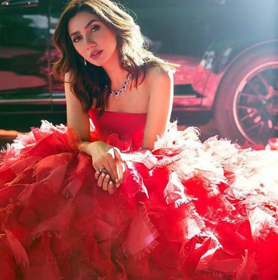 कटरीना को पीछे छोड़ हिना बनीं तीसरी सेक्सिएस्ट एशियन वुमन, नंबर 1 पर ये एक्ट्रेस