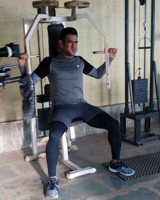 15 साल बेमिसाल, धोनी की सीक्रेट डाइट, जिससे बने मैदान के बाहुबली