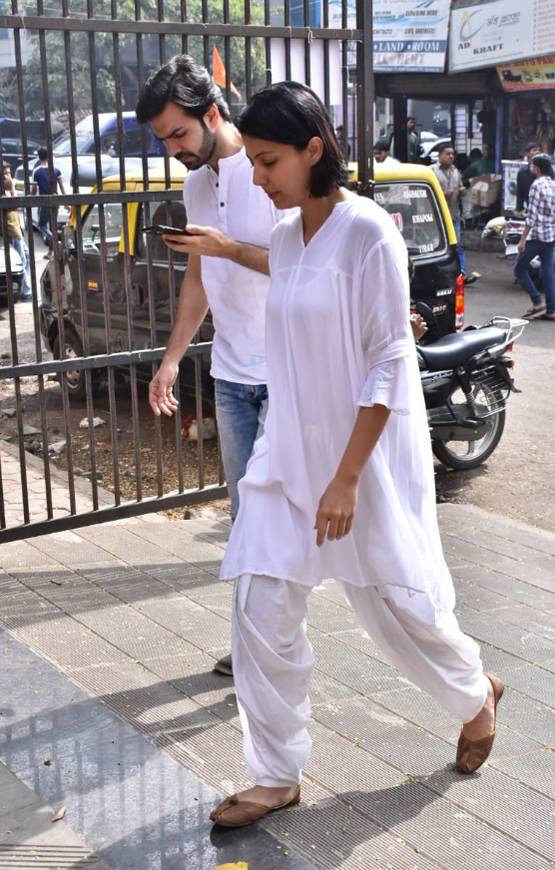 कुशल पंजाबी का अंतिम संस्कार, श्रद्धांजलि देने पहुंचे TV सितारे