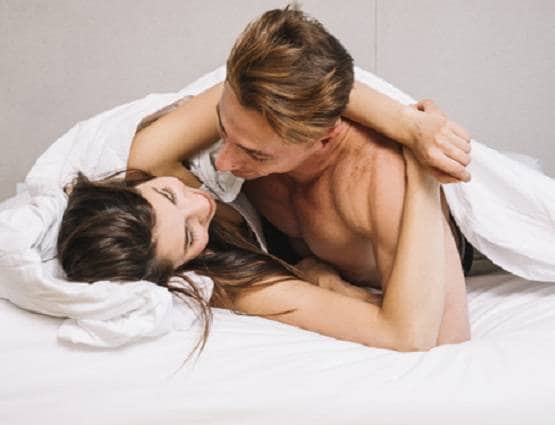 बेडरूम में क्या है भारतीयों की फेवरेट सेक्स पोजिशन?