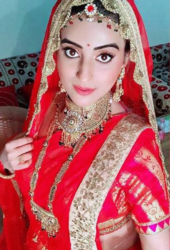 भोजपुरी एक्ट्रेस अक्षरा सिंह ने की शादी? क्या है वायरल तस्वीरों का सच