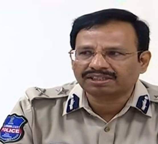 ये हैं हैदराबाद के IPS सज्जनार, जिन पर उठे सवाल भी, मिले सैल्यूट भी
