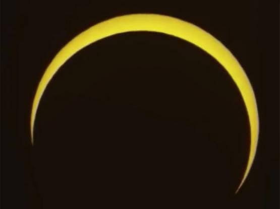 दशक के आखिरी सूर्य ग्रहण की खूबसूरत तस्वीरें, देखकर झूम जाएगा मन