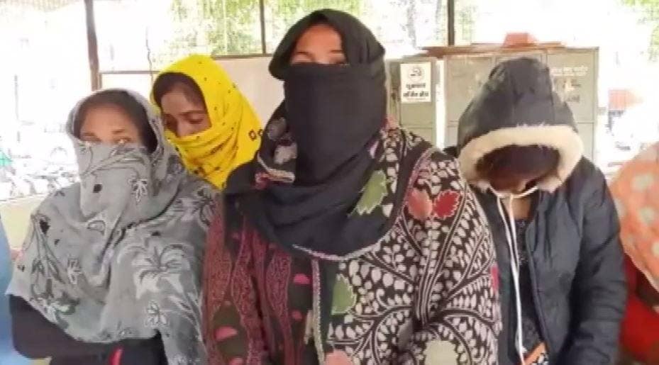 हाइवे पर लगता है सेक्स का बाजार, परंपरा के नाम पर जिस्मफरोशी