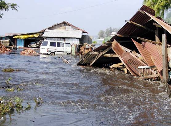 हिरोशिमा पर गिरे 23,000 बमों के बराबर थी सुनामी, देखें- खौफनाक तस्वीरें