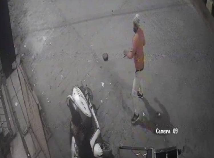 रेस्टोरेंट में 'प्याज' नहीं मिलने पर की तोड़फोड़, कर्मचारियों को पीटा