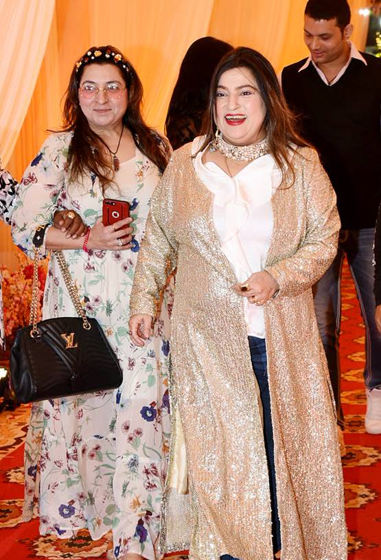 मेकअप आर्टिस्ट के बेटे की शादी में पहुंचे सलमान खान, फोटो वायरल