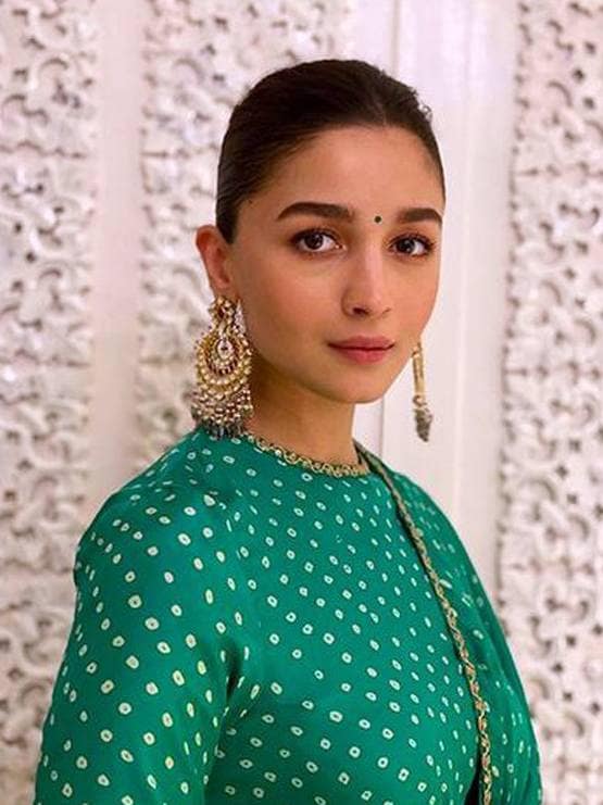 आलिया का नया फोटोशूट वायरल, फैन्स बोले- दीपिका जैसी लग रही हो