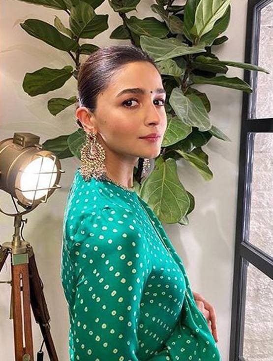 आलिया का नया फोटोशूट वायरल, फैन्स बोले- दीपिका जैसी लग रही हो