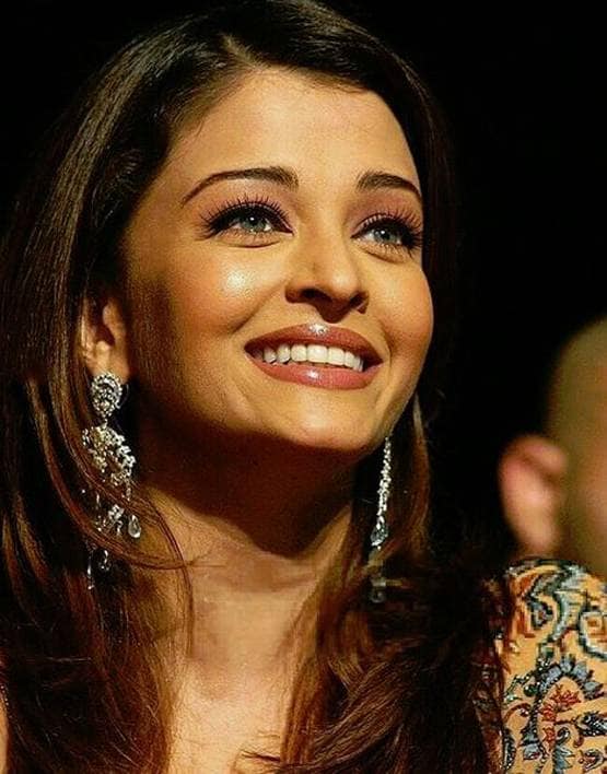 देवदास: बहता रहा खून और  'डोला रे डोला' पर नाचती रहीं ऐश्वर्या