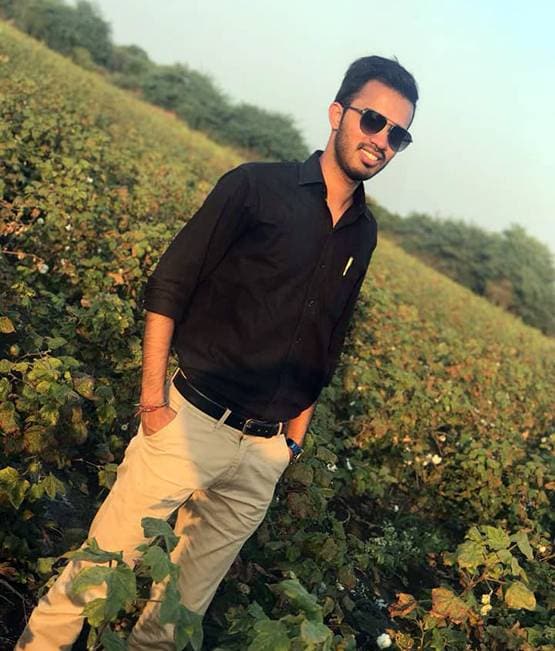 मां ने बनाई रोटियां, पिता ने लगाया ठेला, बेटा इस तरह बना IPS अफसर