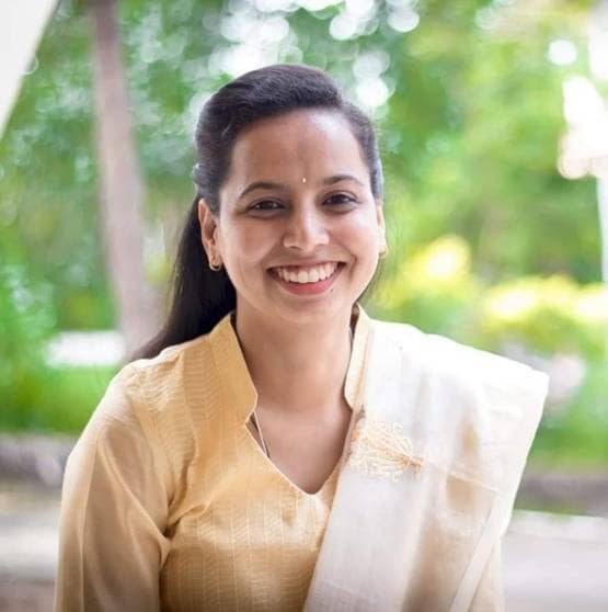 जानिए- कौन हैं उद्धव कैबिनेट में शामिल हुईं तीन ताकतवर महिलाएं