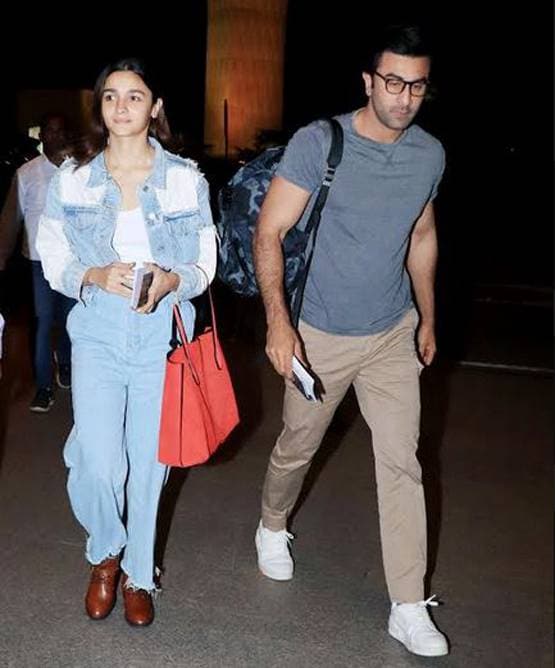 न्यू ईयर वेकेशन पर निकले आलिया-रणबीर, मुंबई एयरपोर्ट पर हुए स्पॉट
